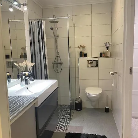 In - With One Bedrooms And Parking In The City Of Vendégház *